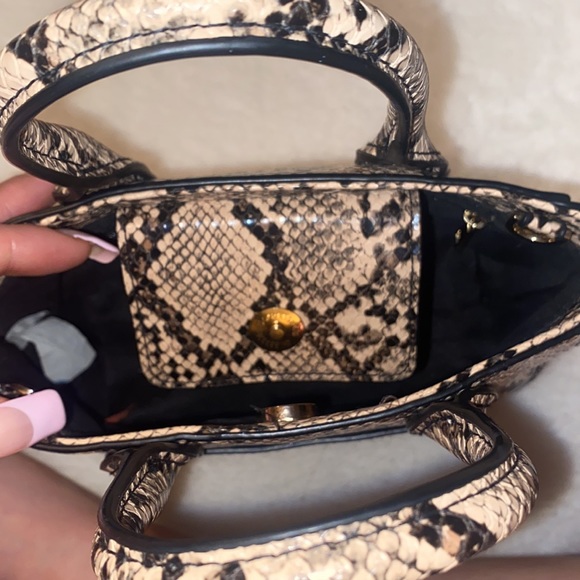 Mini bag from A new day worn a few times very clean - Picture 4 of 6